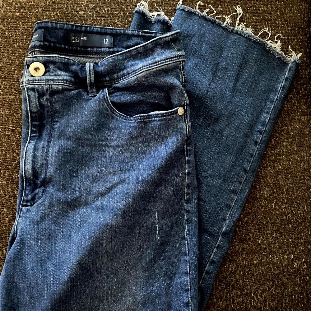 Awesome Kick Flare Ankle Jeans